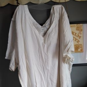 White short sleeve v-neck t-shirt